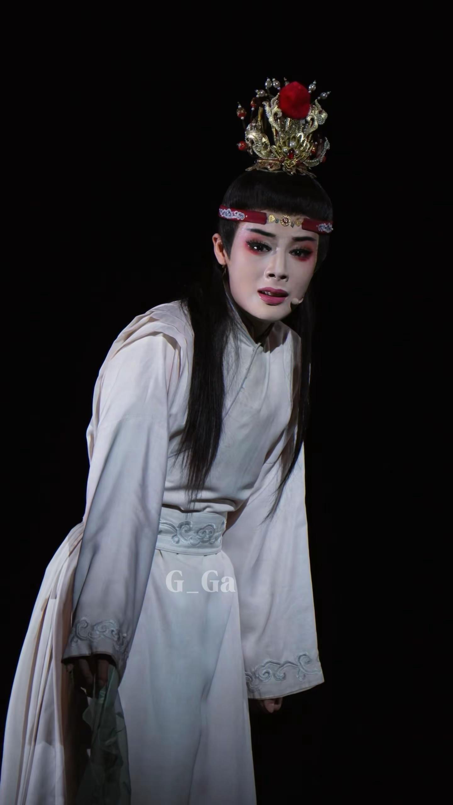 不管常妆还是戏曲妆她都狠狠入了戏戏痴宝宝我心疼你😢陈丽君 戏曲表演 破碎感 青年戏曲传播者