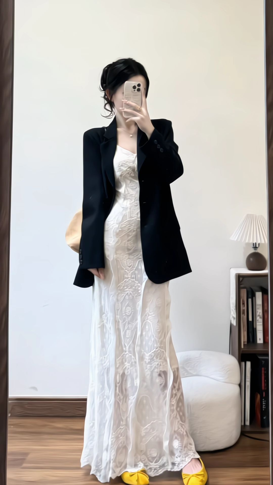 我天！老婆们都去穿这套酷飒气质套装！白月光连衣裙掐腰又显瘦，叠穿西装外...