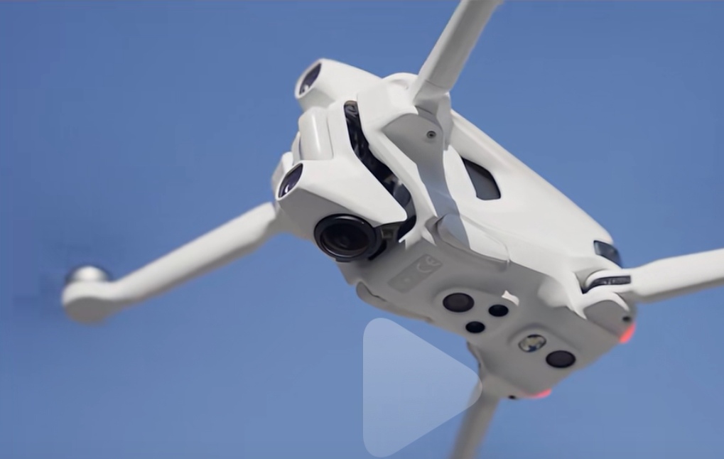 影石新无人机Antigravity A1发布，不谈指标直说好玩儿。 这...