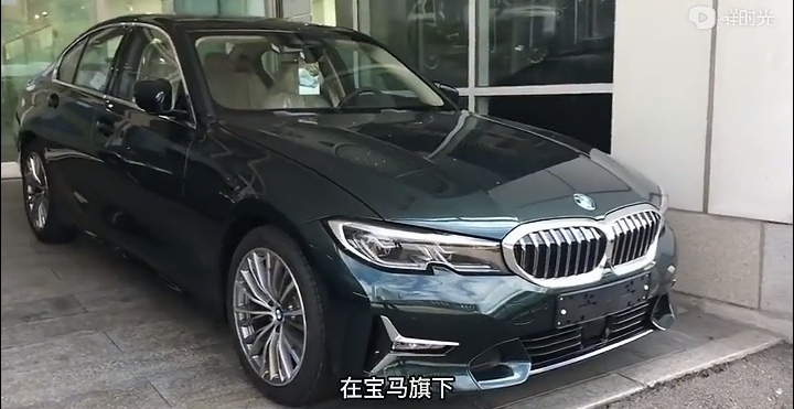 宝马5系跌至28万 豪车滤镜全碎
别再吹BBA是“身份名片”了，这波集体跳水直接把攒了几十年的豪华底裤撕得稀碎。
第一，这波不是常规暑期促销，是传统豪华燃油车的价格体系彻底崩盘，平均终端降幅超三成，宝马5系裸车干到28万，奥迪A6L跌破30万，可到店下单转化率反而越来越低，没人敢买了怕刚提车又亏几万