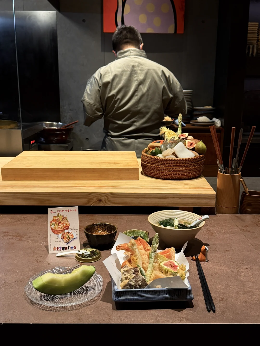 我尝尝一个人吃饭