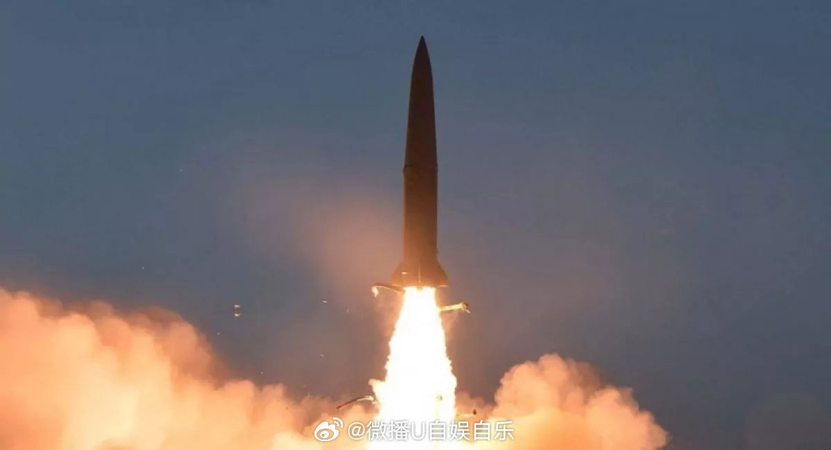 专家谢尔希·兹胡列茨说，朝鲜新型“KN-30”导弹虽号称射程达900公里且可携带2.5吨重的弹头，但很可能无法同时实现这两项指标。
真正的问题在于其精度低：飞行800公里后的导弹偏差可达18公里，这对城市而言具有致命威胁。 ​