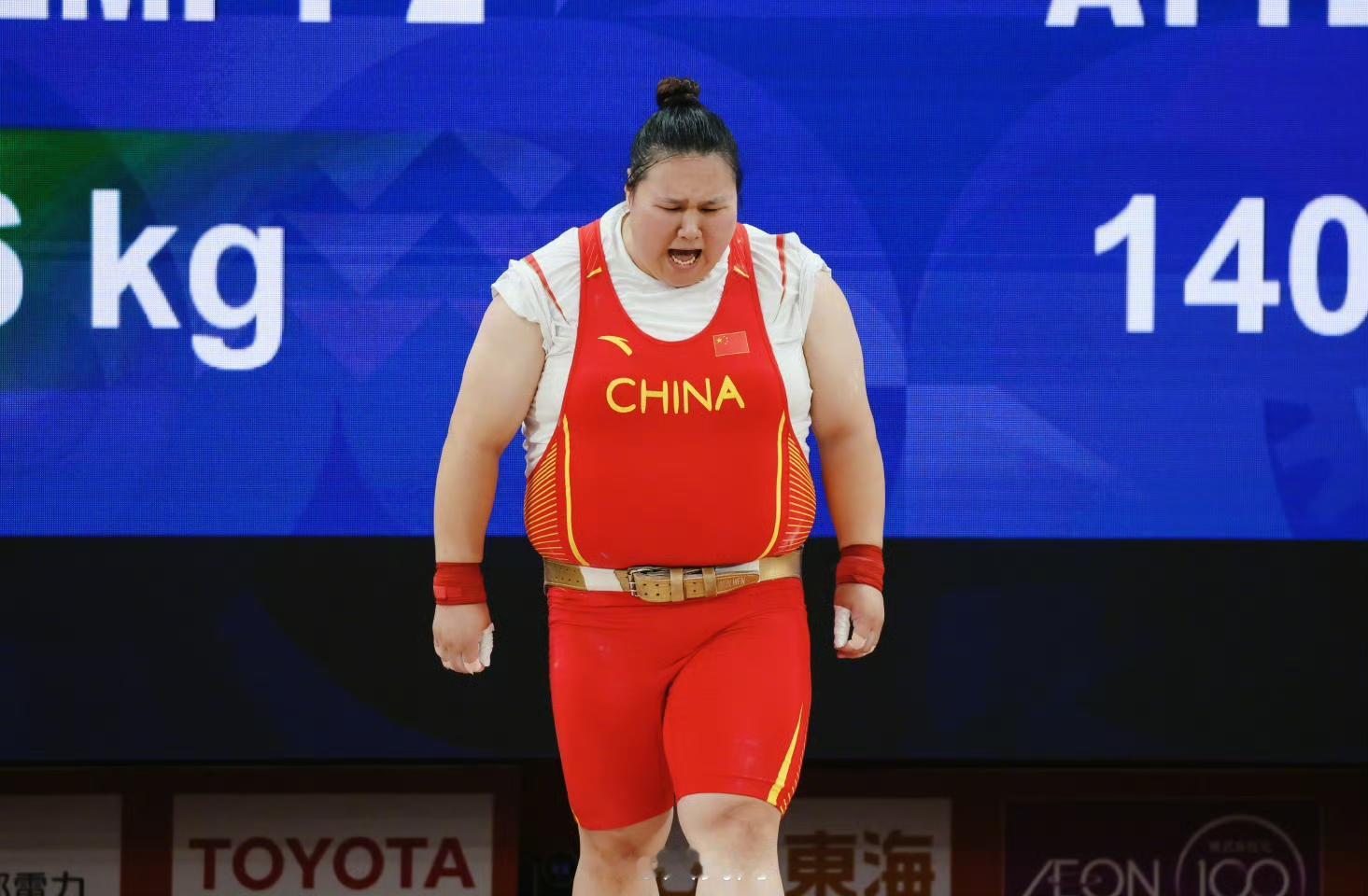 别被忽悠了！中国举重根本没崩！1金谣言背后，真相太现实
 
最近刷短视频，是不是全在说：中国举重彻底不行了，亚运会只拿1金，彻底崩盘了？
 
我说实话，真的看烦了！全是自媒体带节奏、断章取义，纯纯为了流量制造焦虑！
 
今天一次性把真话说明白，根本不是咱们举重退步了，这里面藏着超大的行业变动！