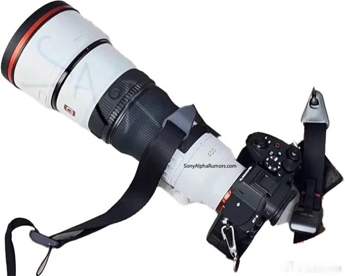 索尼 FE 400mm f/4.5 GM OSS首张谍照来了！索尼 FE 400mm f/4.5 GM OSS 规格：
尺寸：108 x 242mm
重量：994g（比尼康 Z 400mm f/4.5 VR S 轻 14%）
价格：预计 2,699 至 2,899 美元（比尼康便宜 500 美元） ​