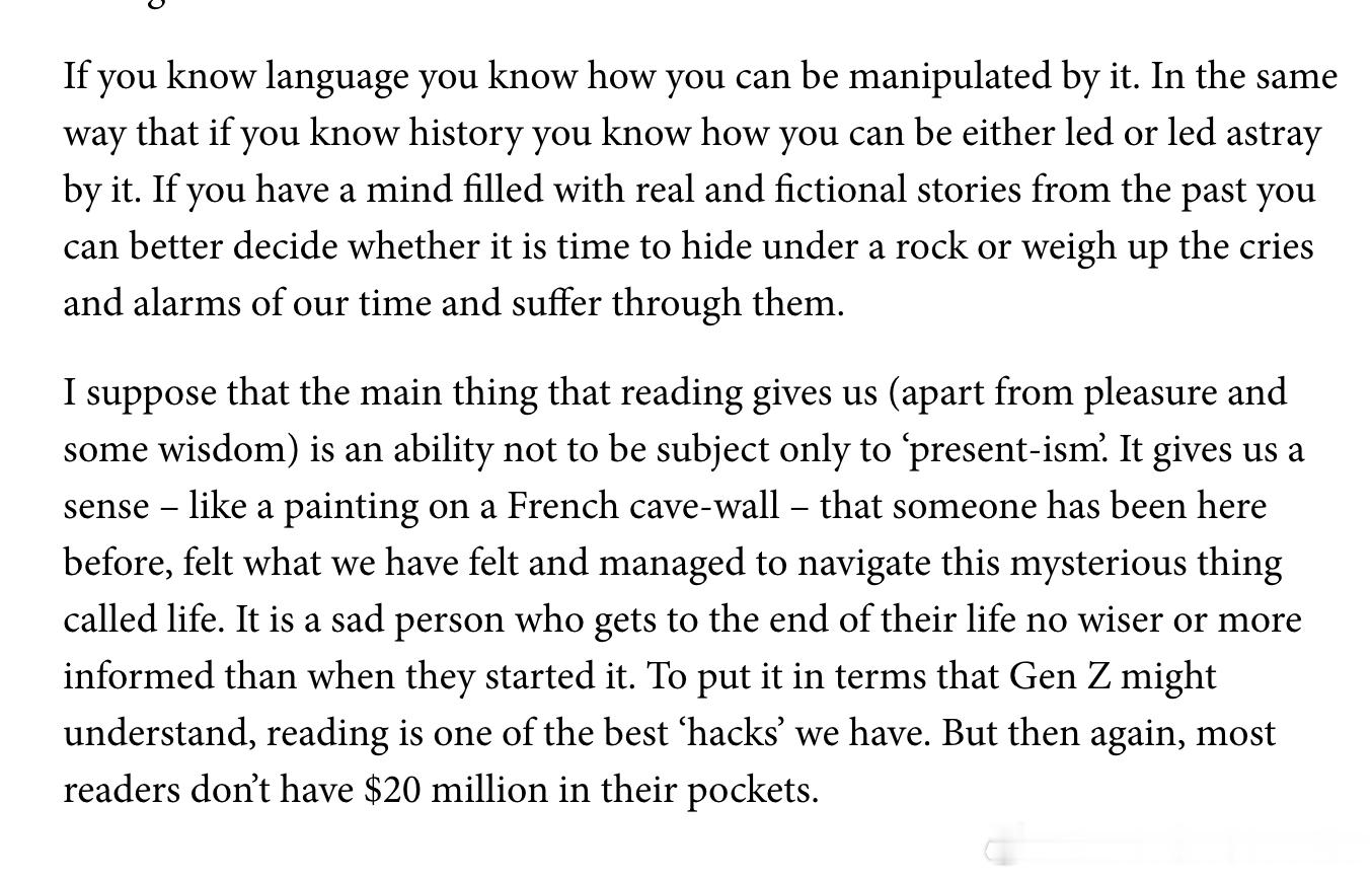 The Spectator的文章，阅读，是人生最大的捷径Reading is the ultimate life hack

道格拉斯·默里

伦敦地铁曾经是作家们的乐园。我们走进车厢，总能看到一排排乘客，他们埋头阅读，对身边的人视若无睹——除非邻座是一条狗。他们读报纸，或是捧着一本真正的纸质书。纽约地铁也是如此，其他铁路系统虽 ​