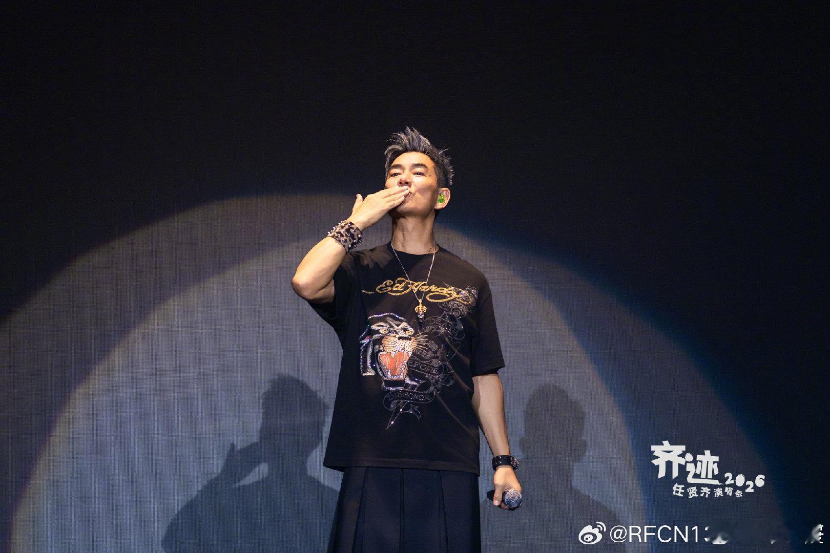 #任贤齐[超话]# ㊗️齊哥明晚石家庄演唱会圆满顺利[心][心] ​
