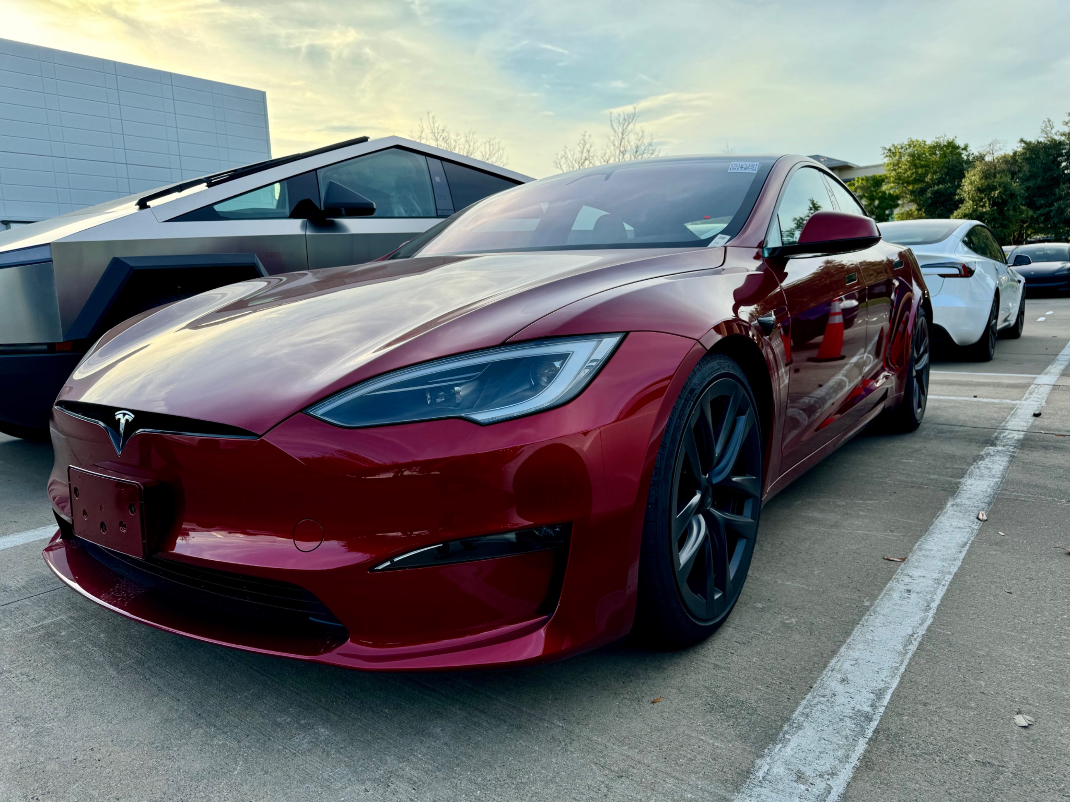 特斯拉美国已向Intel版Model S&amp;X推出FSD监督版v14 Lite