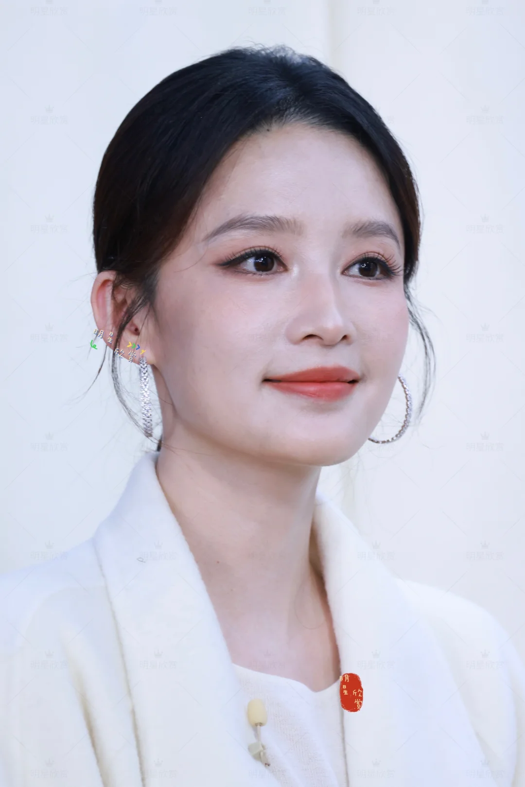 李沁今日活动生图，是白月光沁沁