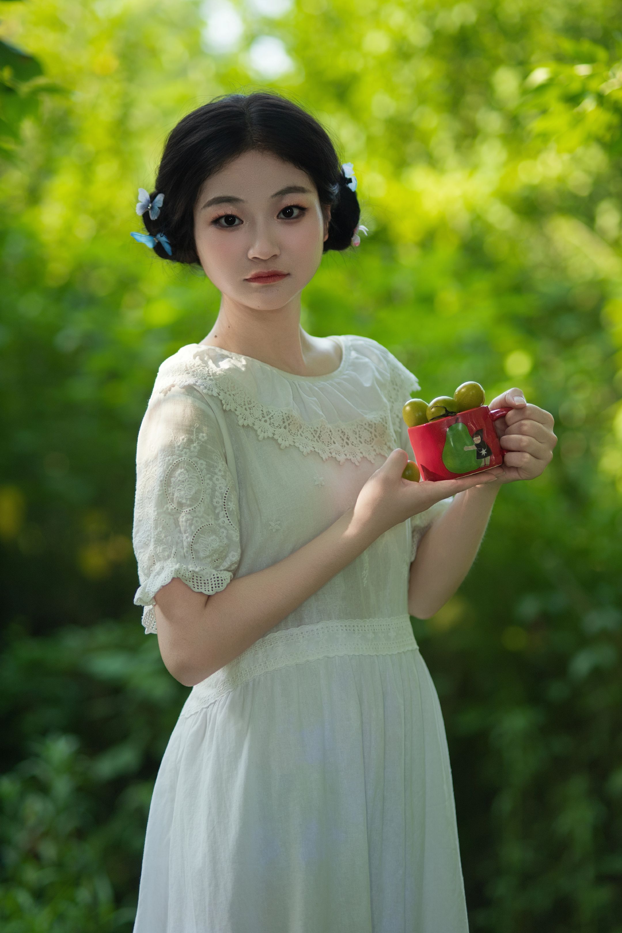 绿意盎然间，如诗如画。