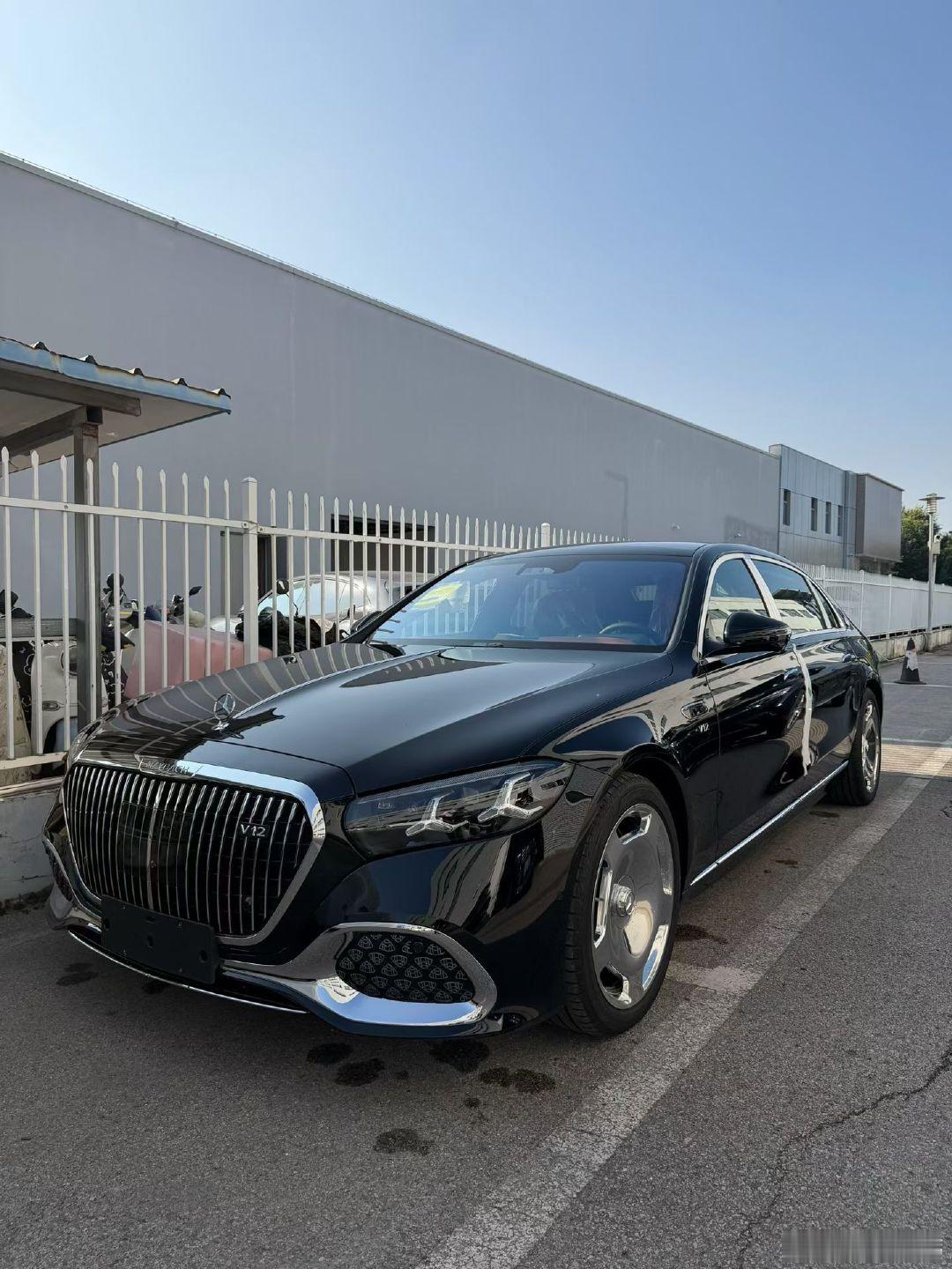 新款迈巴赫S680 黑外白内 小期货[酷] ​