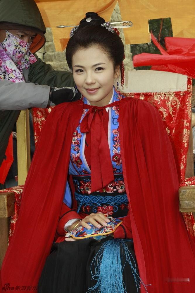 刘涛现身湄洲岛妈祖海祭大典：演一次妈祖，坚守十几年，这才是真正的文化传承
 
10月18日，福建莆田湄洲岛，纪念妈祖羽化升天1039周年海祭大典如期举办。妈祖文化全球推广大使刘涛来到现场，一身素雅装扮，心怀虔敬，和海内外众多信众一起，共祈四海安澜。这一幕，勾起无数观众多年前的回忆。
 
很多人认识刘