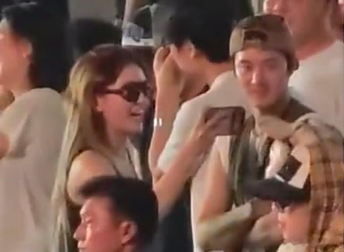 有人偶遇THE BOYZ成员孙英宰和Somi全昭弥一起看BigBang...
