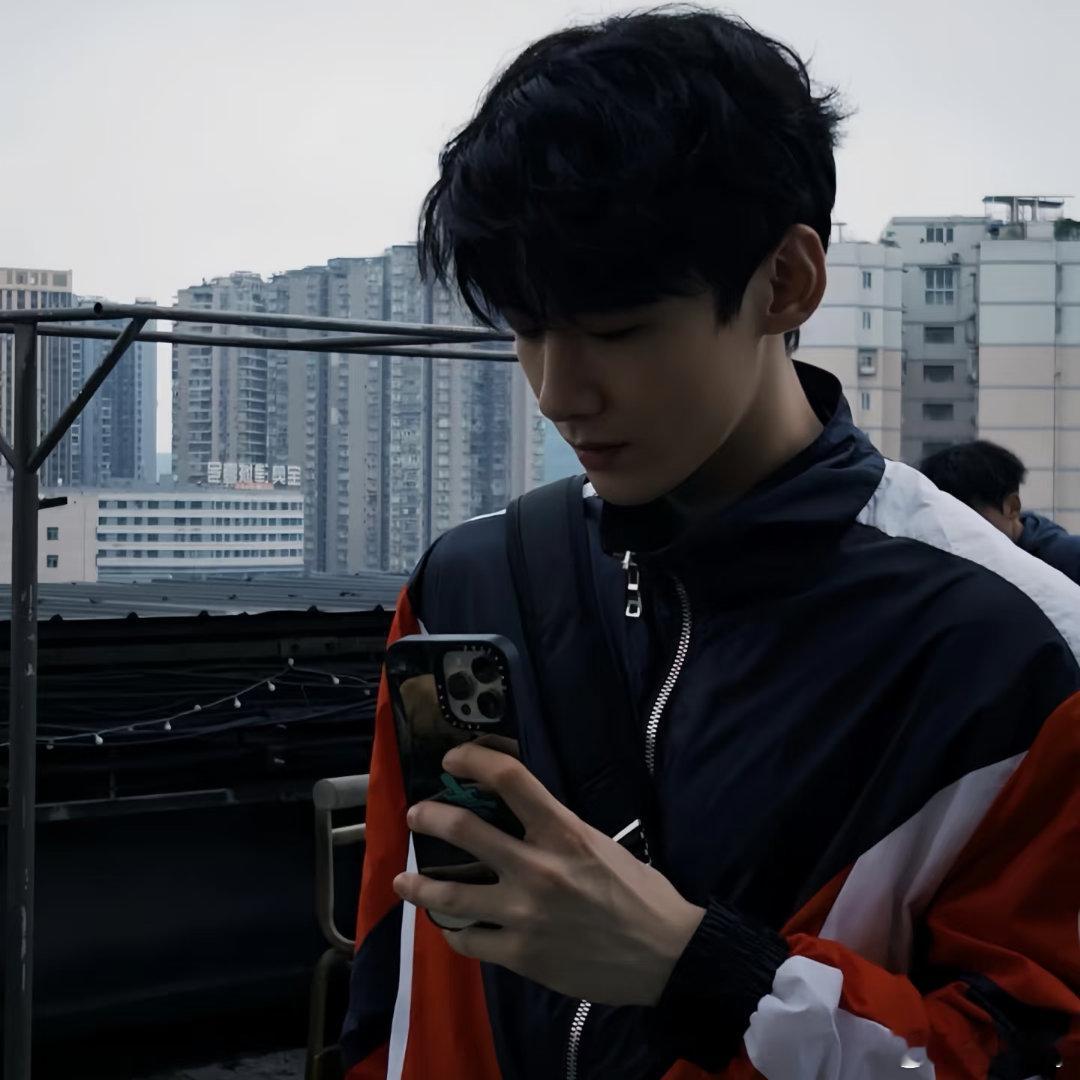 #白敬亭[超话]# bjt#白敬亭正当防卫# bjt#白敬亭李沐风#

 星星✨是闪耀的，你也是

​