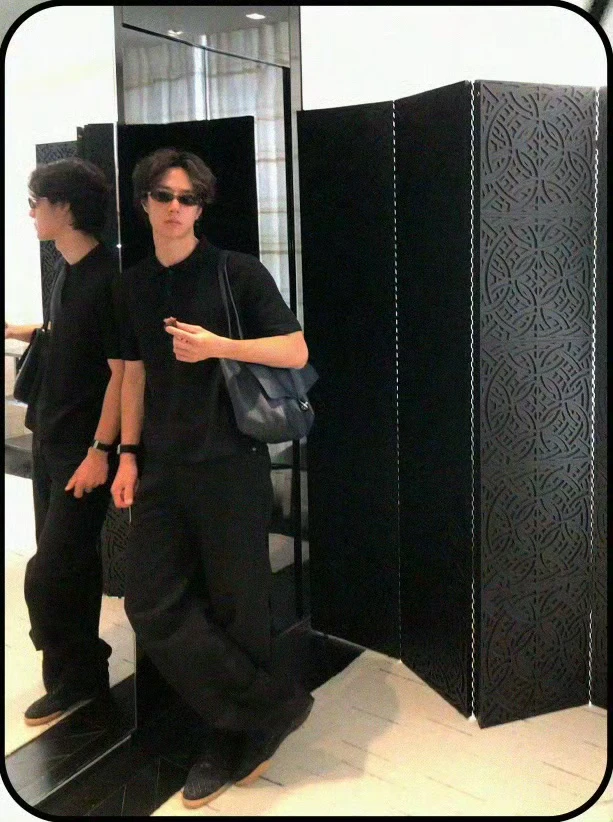 这一身完全是老公王