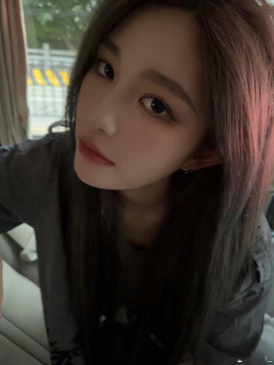 #王奕[超话]##盛世美颜王奕##王奕##王奕 脸蛋天才取向狙击##王奕[超话]#
TO:今天是我喜欢你的第3个月，虽然时间不长，但我还是对你有着不一样的感觉，我相信在将来我会喜欢你很久很久，不管怎样我都怀揣着一颗喜欢你的心走向未来#王奕[超话]# ​
