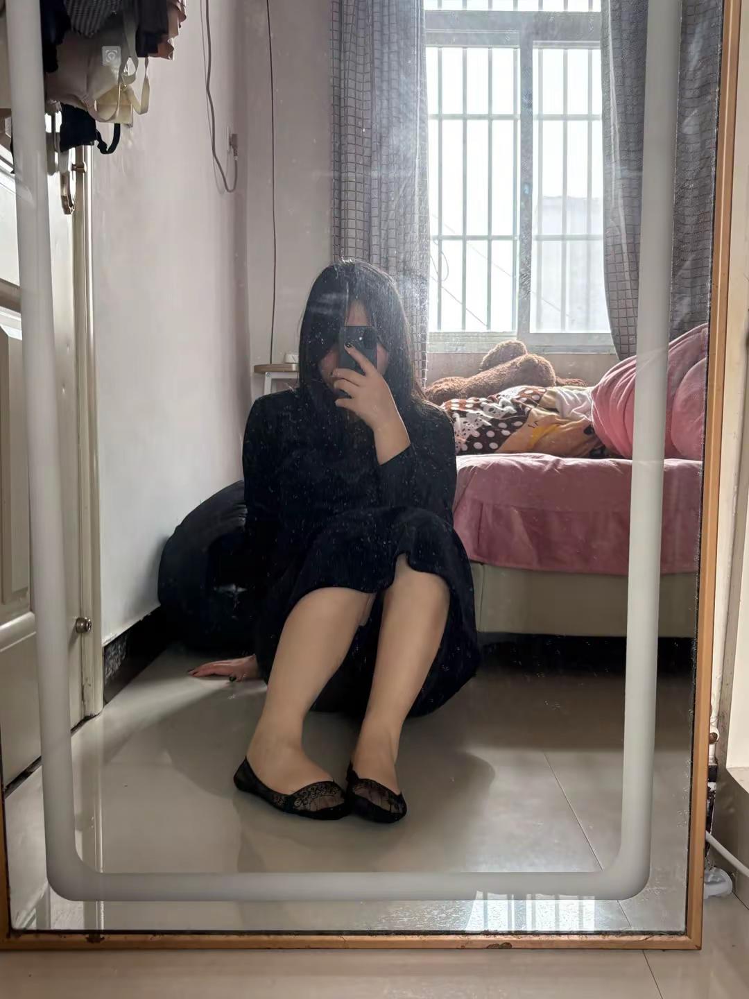 <p>辣妹穿搭 御姐风穿搭 穿搭 对镜拍 原相机无美颜 <!--{im...