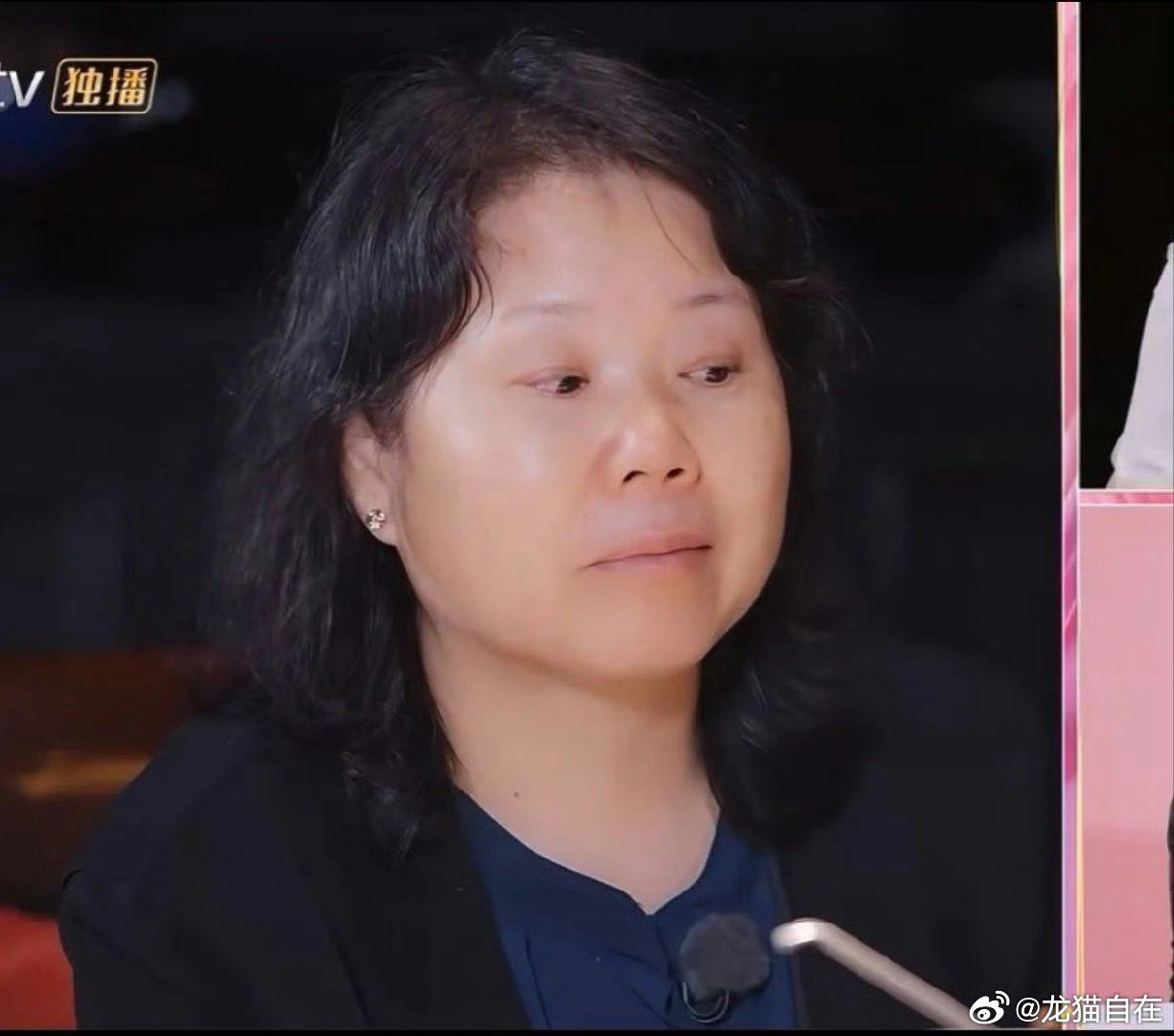 退一万步说张家齐就没错吗？都说养恩比生恩大，她父母虽然生了她，可是她真金白银的养了父母十几年啊！她对父母有这么大的恩情，却没给父母立规矩，没好好教育父母，导致两个巨婴不仅给她添堵，还算计着上节目扮演可怜老人，想把她黑成不孝女让她被舆论谴责，她真是辛辛苦苦养出一对白眼狼啊！ ​