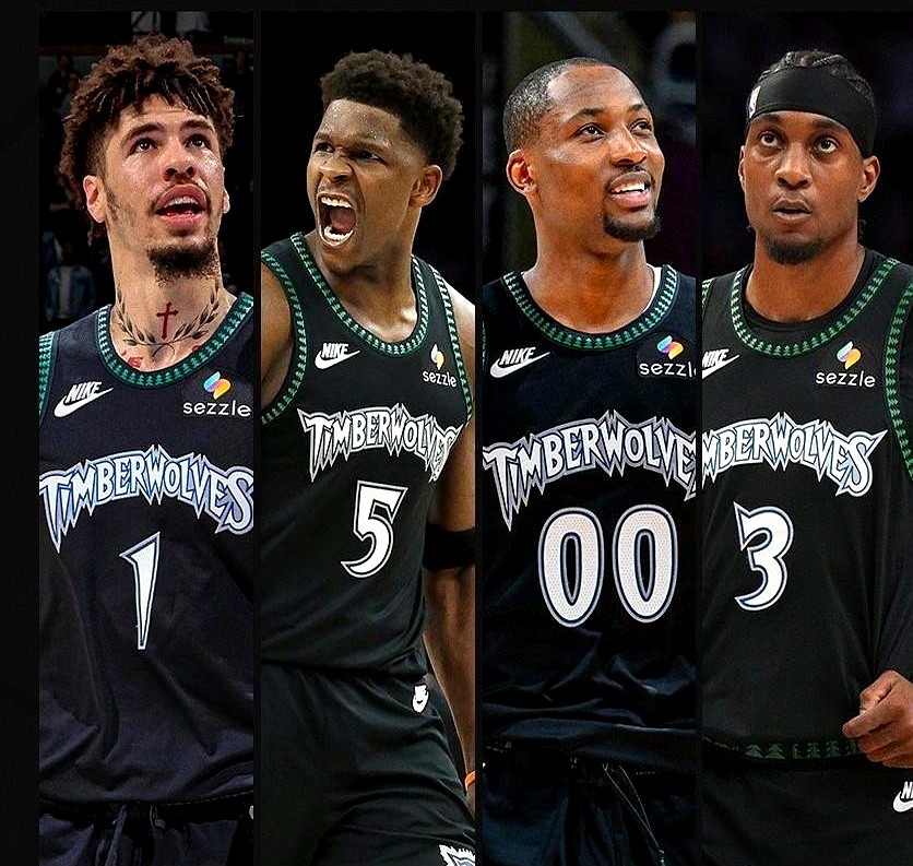 森林狼连夜清空康利和李凯尔，现在队里除了戈贝尔，几乎没人摸过30岁的门槛。

19岁贝兰热，23岁库明加，25岁爱德华兹和鲍尔。明尼苏达这波操作，直接把更衣室变成了大学宿舍。老将卷铺盖走人，新来的提着球鞋就往场上冲。

29岁的迪文琴佐在这群20出头的飞人堆里，硬生生熬成了老前辈。全队打底都是能跑能