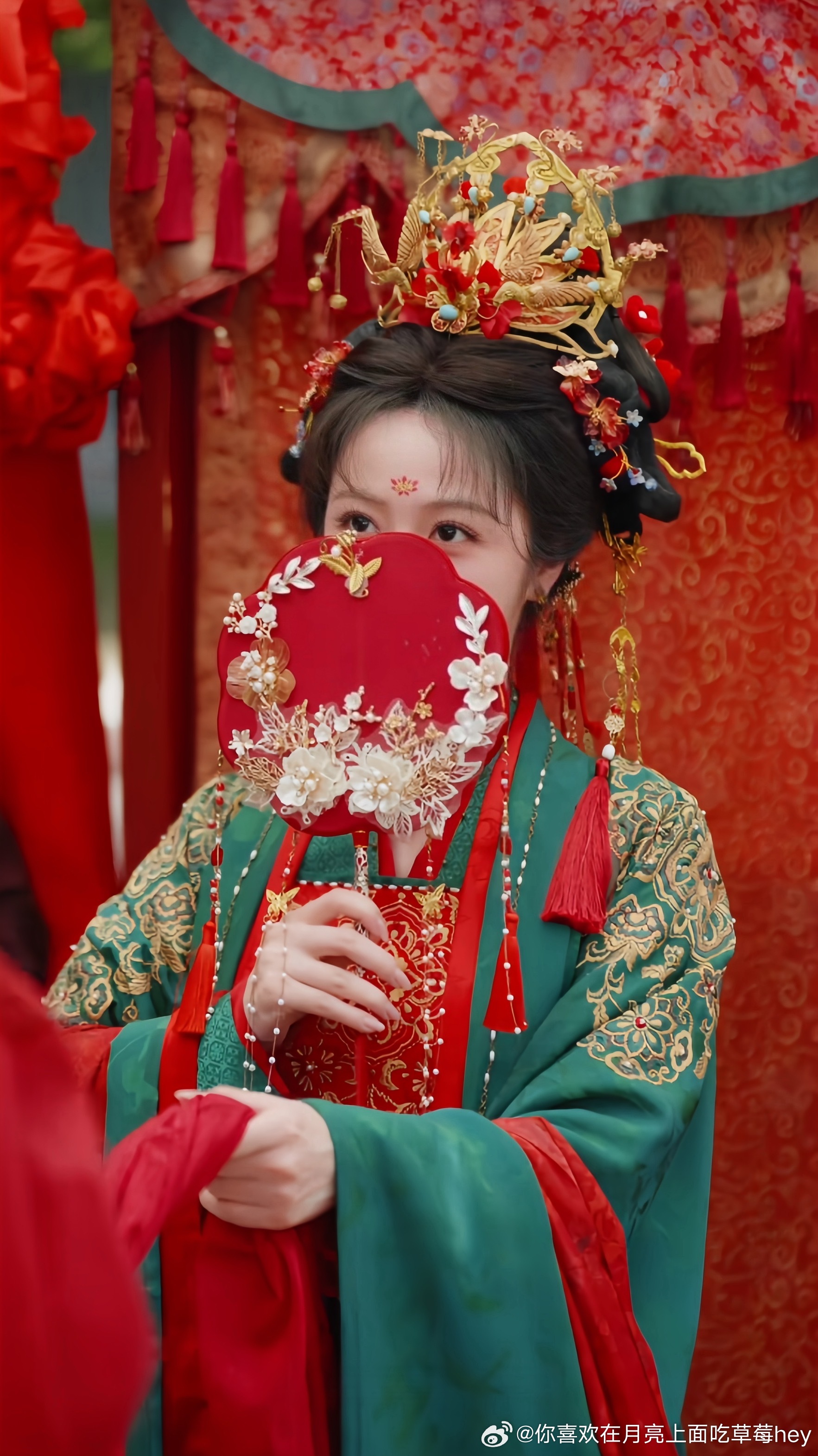 #短剧# 何善凯x李十七x张为为x王俊哲｜双珠换嫁掌荣华

📖剧情简介：

扬州双姝沈绿珠、沈蓝珠 因为同时被大周顶级权贵世家金家和燕国公府看上 为争取利益最大化 姐姐沈绿珠 嫁予燕国公府纨绔世子——小霸王赵烈 妹妹沈蓝珠则成为文臣金淮序的继室…在猜忌拉扯与步步交锋中 桀骜世子被姐姐驯服 治得 ​