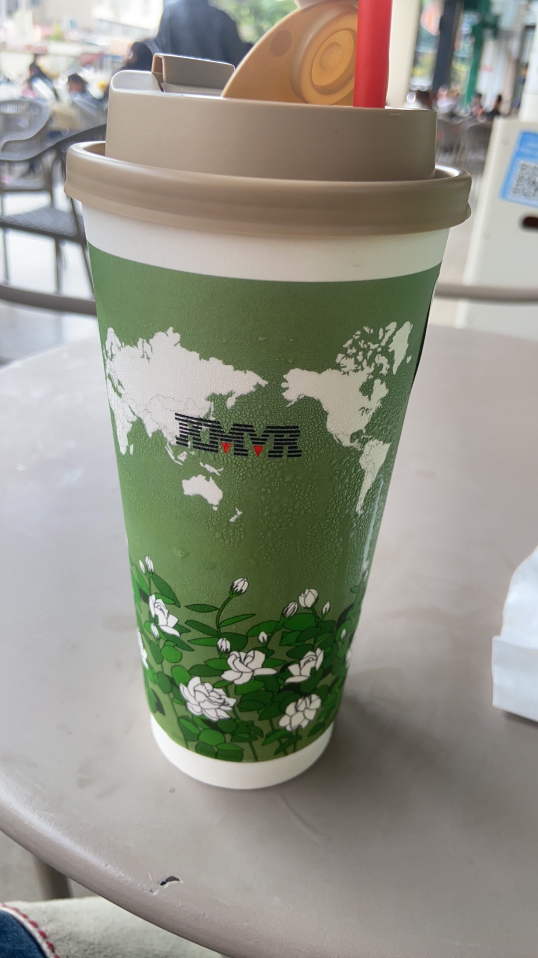 当你把人性看透，你就会喜欢独处。不愿意参和无用社交，更不会讨好任何人………