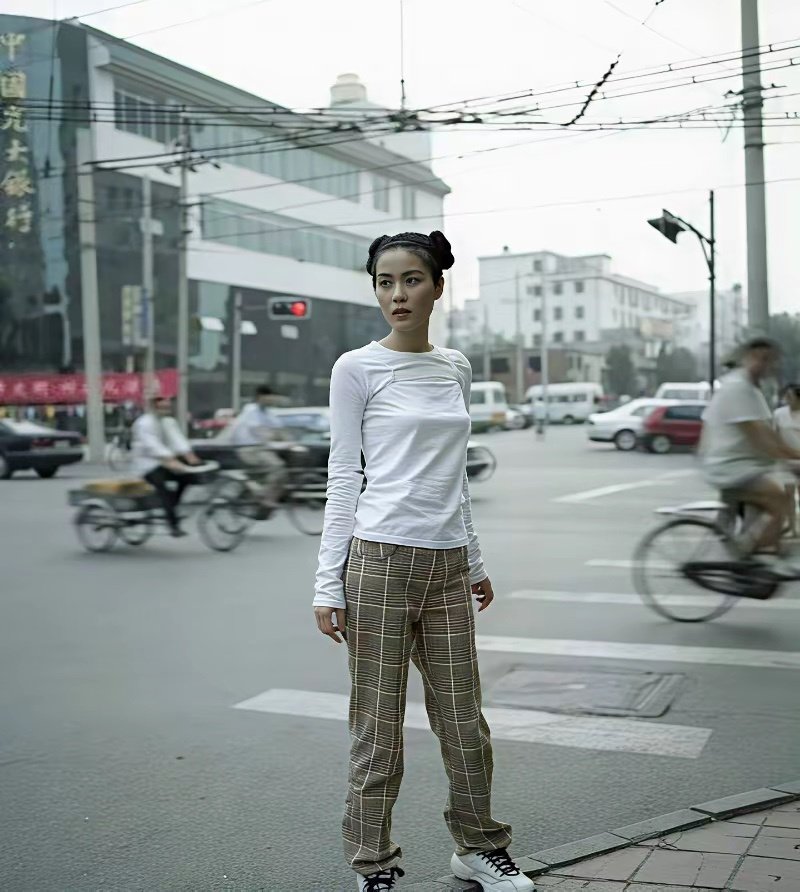 1997年｜28岁的王菲在北京 ​​​