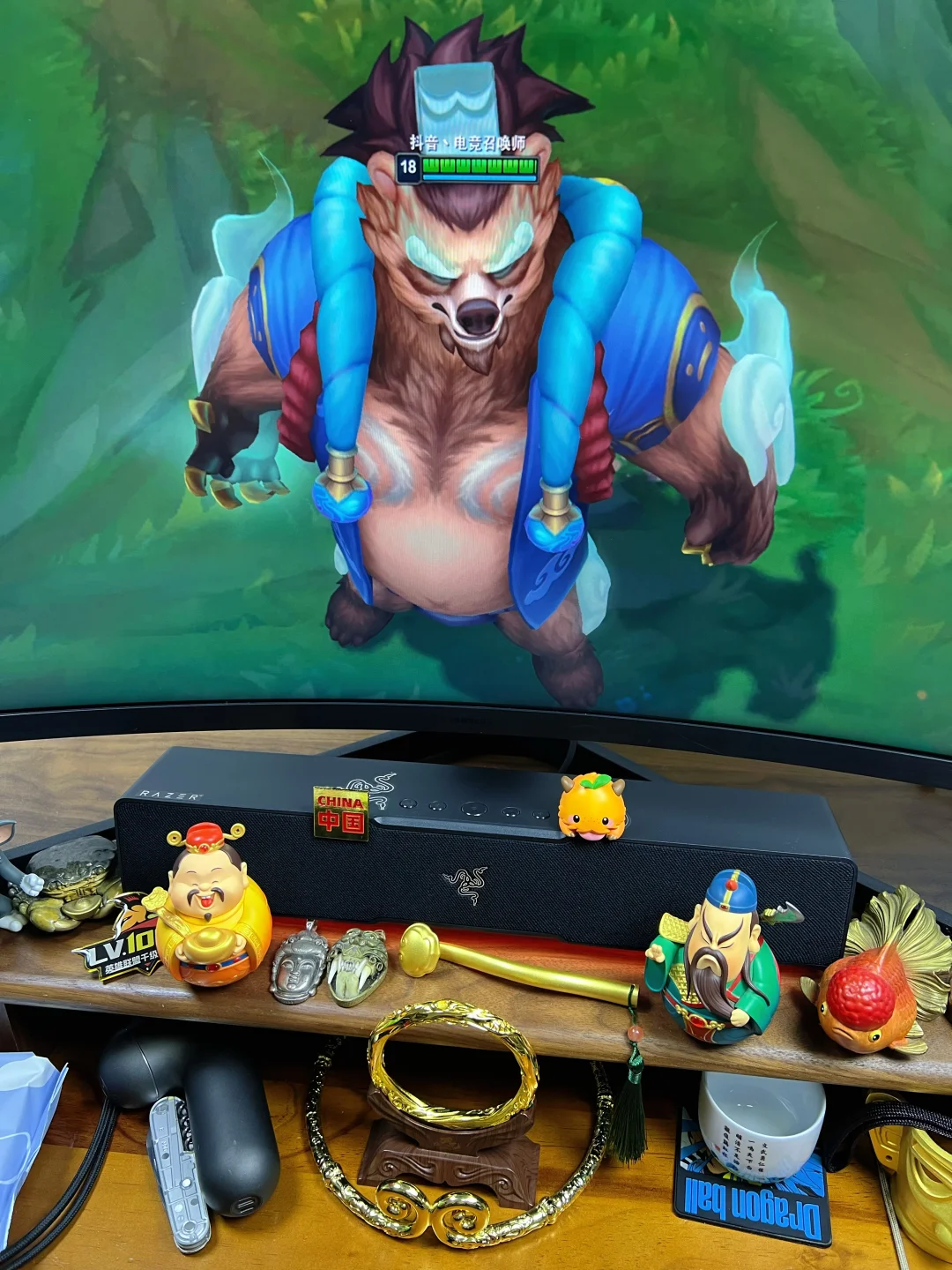 温泉狗熊！这大肚子，略显油腻啊！