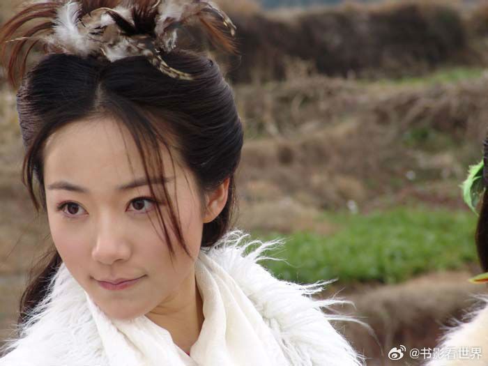电视剧《天外飞仙》（2006）
豆瓣8.2分
【爱情 / 奇幻 / 古装】
百度网盘无广绿色链接：
仙凡殊途，相爱难相守！小七与董永热烈奔赴，却逃不开天规桎梏。甜蜜嬉笑的日常背后，是注定分离的虐心宿命。纯真爱恋抵不过天地规则，满是意难平，是多少人的古偶白月光。 ​