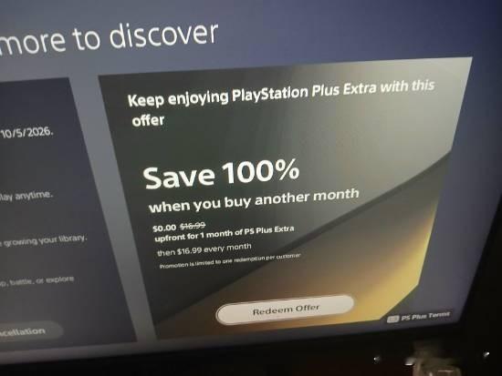 索尼已开始向部分用户提供PS Plus“买一送一”优惠：购买一个月会员，即可额外获赠一个月。该优惠似乎为定向推送，并非面向所有用户。
有网友在社交平台晒出截图，显示自己获得了免费一年的PS Plus会员，并调侃道：“一个月??🤭 我运气太好了。”
目前，索尼尚未就此次优惠活动作出官方说明，具体适用范