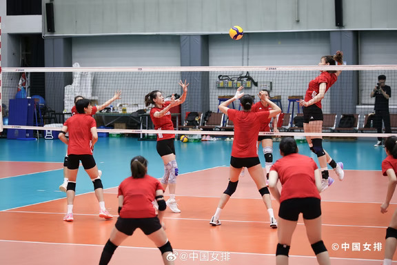 中国女排主力阵容出炉：吴梦洁跳得更高