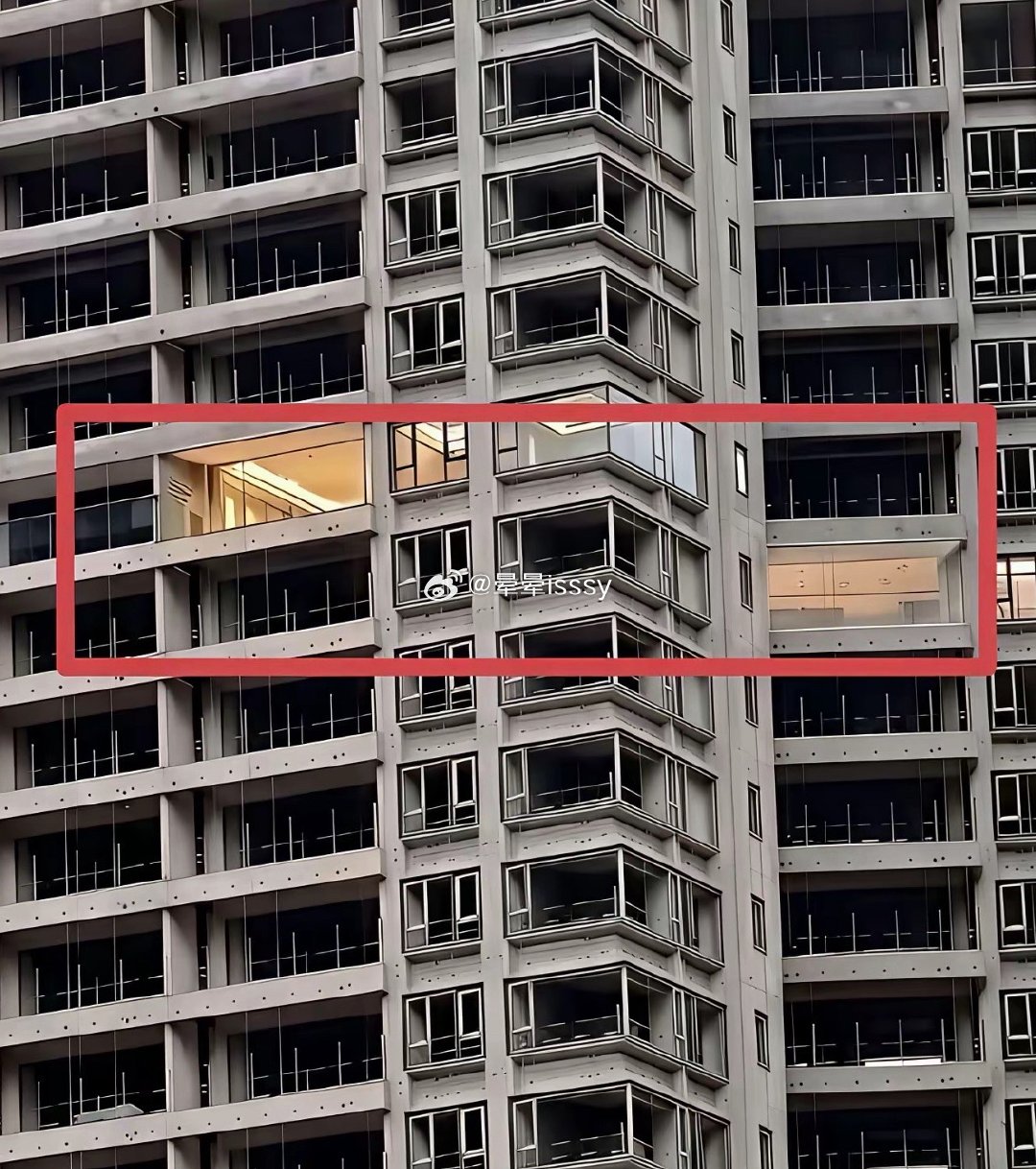 业主没想到入住后竟然变成了烂尾楼 ​