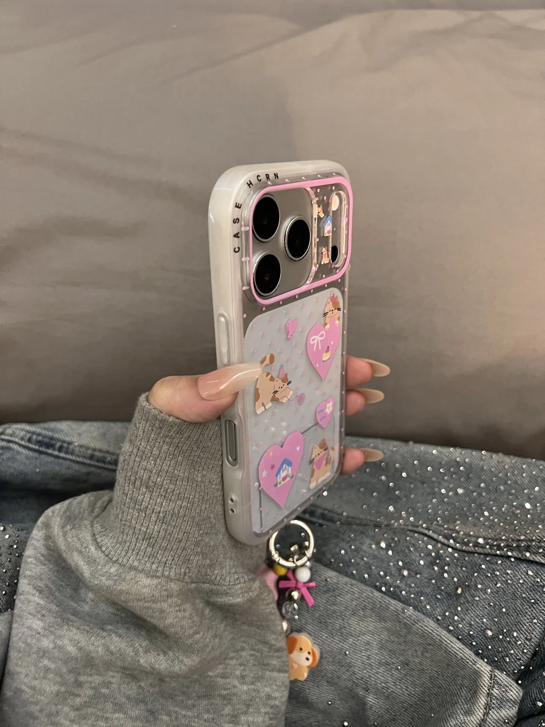 iPhone17pro新衣服之爱心贴纸小猫手机壳💗