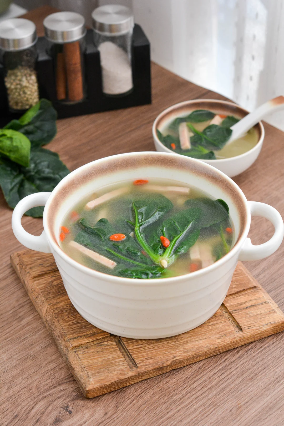 午餐肉菠菜汤，10分钟搞定，真舒坦