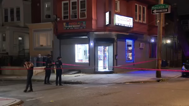 费城男子三天两偷同一家店！被捕时还抢警枪