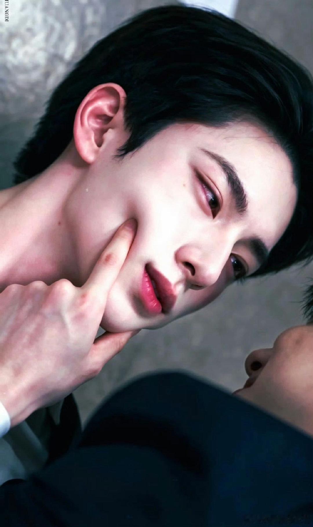 韩剧丑闻全集～
🔥ai漫剧
纸～yuan最新更至120集➕小说，
《mydearest》我最亲爱的小剧场 刚更了两个小剧场好带感，线索+小领带+14集全
《三千年等一口将军气》夯！
🍎⬇️ #李宪##池昌旭# ​​​