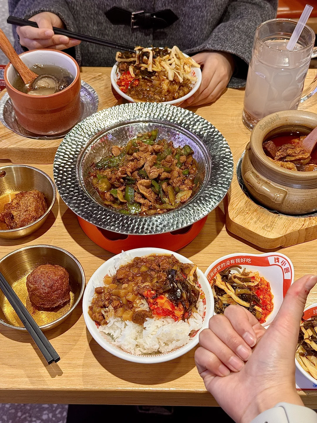 下沙！坠伟大的穷鬼二人食小店。。。。。。