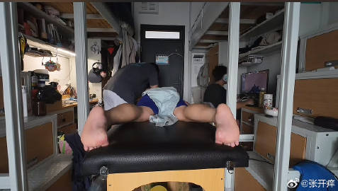 好好好，在宿舍里卖银饰吧？<span class="url-icon"...