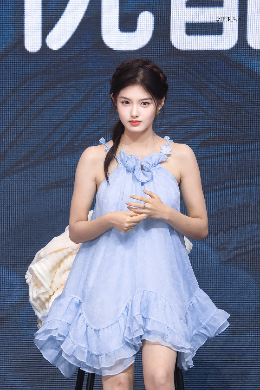#艾米[超话]# 
𝟐𝟎𝟐𝟔.𝟖.𝟐𝟑
萌呀我们蓝灵娥~

#艾米师兄太稳健##艾米蓝灵娥# ​