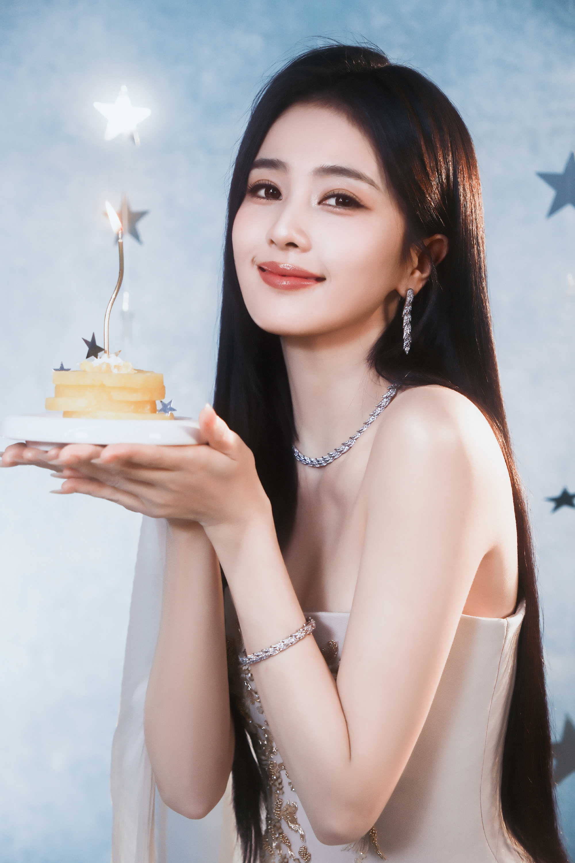 白鹿32岁生日发文！恰逢出道十年，文字通透看哭网友