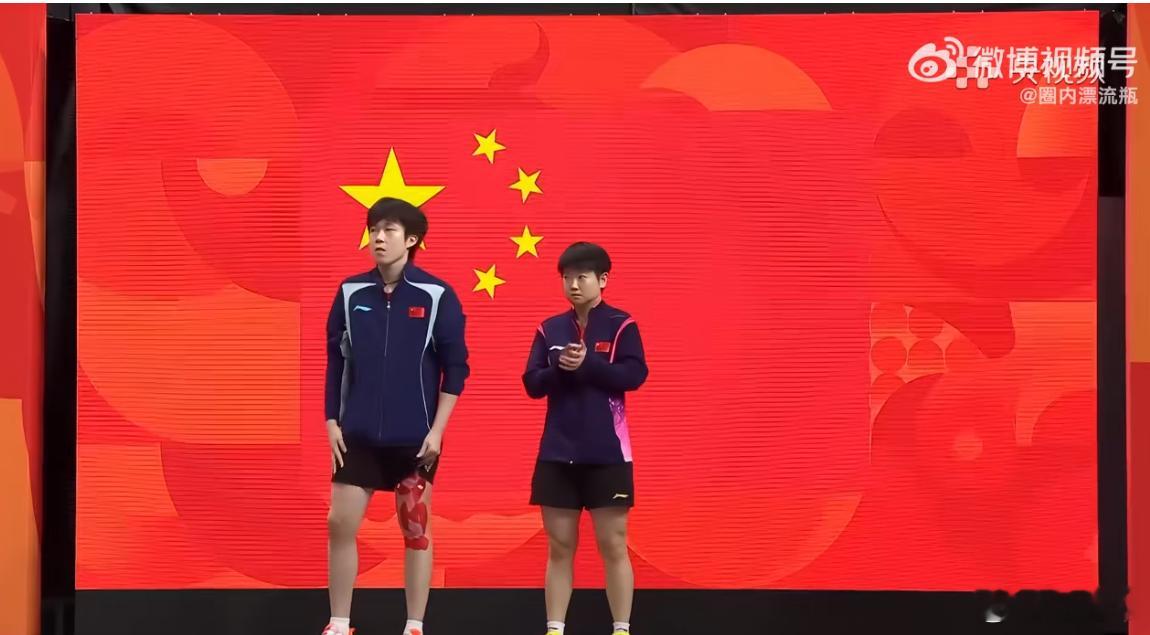 #乒圈谣言粉碎机# 

理论推演，如果动漫接不了混双，国乒在洛杉矶拿四金都难！包括混团比赛，谁来稳定接下莎头组合打混双头阵，关系是否能释放男女一单的生产力。因此，混双传承一直都是奥运解题的关键！

而且，不仅混双，动漫各自配对的双打也要立起来！否则，只有请回大神，王楚钦回归左手角色，主 ​