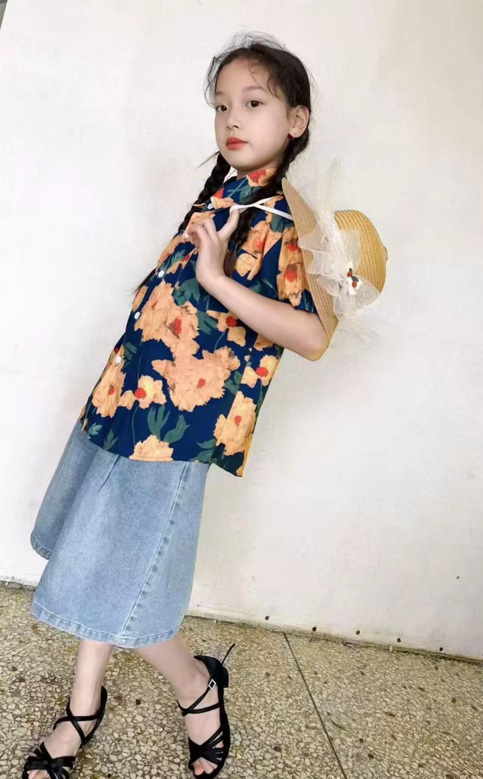 <p>甜美女孩 <!--{img:0}--><!--{img:1}--...