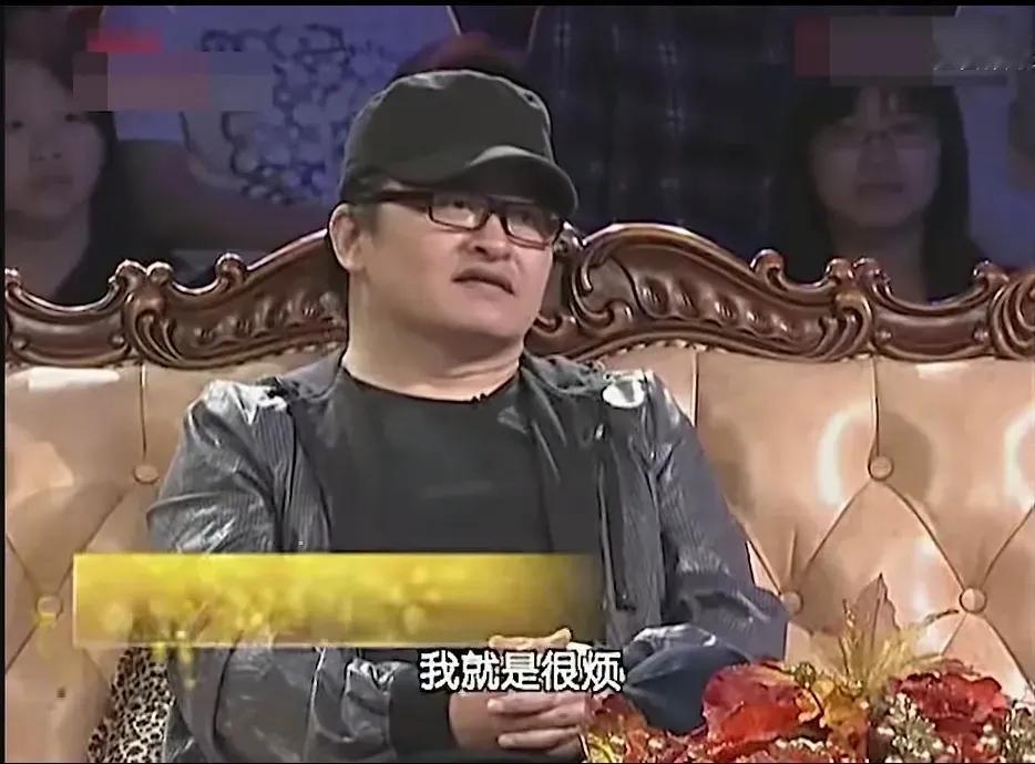 懒得应酬、懒得捞金！看懂刘欢这四种懒，才明白顶级通透
妻子卢璐评价刘欢有四“懒”：懒得挣钱、懒得应酬、懒得自恋、懒得计较。手握众多金曲、本可靠商演代言赚得盆满钵满，他却深耕讲台教书三十余年。拒绝无效酒局，不刻意经营形象，看淡是非纷争，将全部心力留给音乐与热爱，是向内沉淀的人生选择 ​