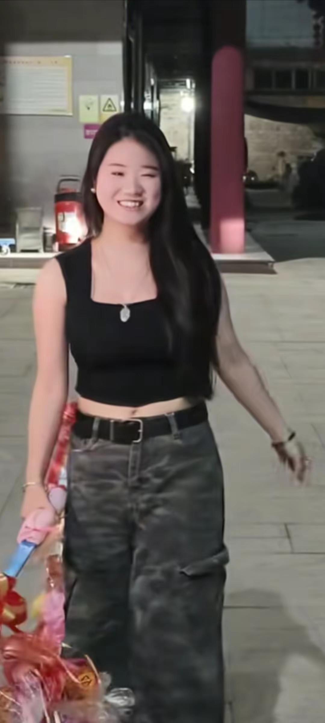 <p>街拍小姐姐穿搭秀 <!--{img:0}--><!--{img...