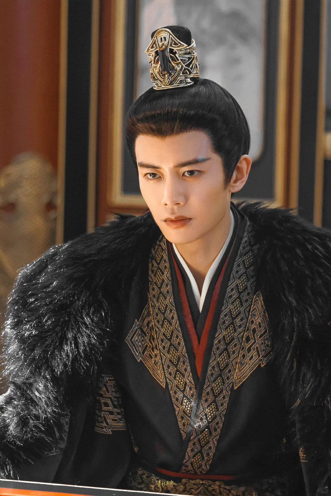 #天猫双11AI-dol直播开幕盛典#任嘉伦、丁禹兮两位高人气演员同台，加上刘学义、张凌赫，古偶男神阵容，光是想象同框就已经充满期待感#天猫双11买的更值得# ​