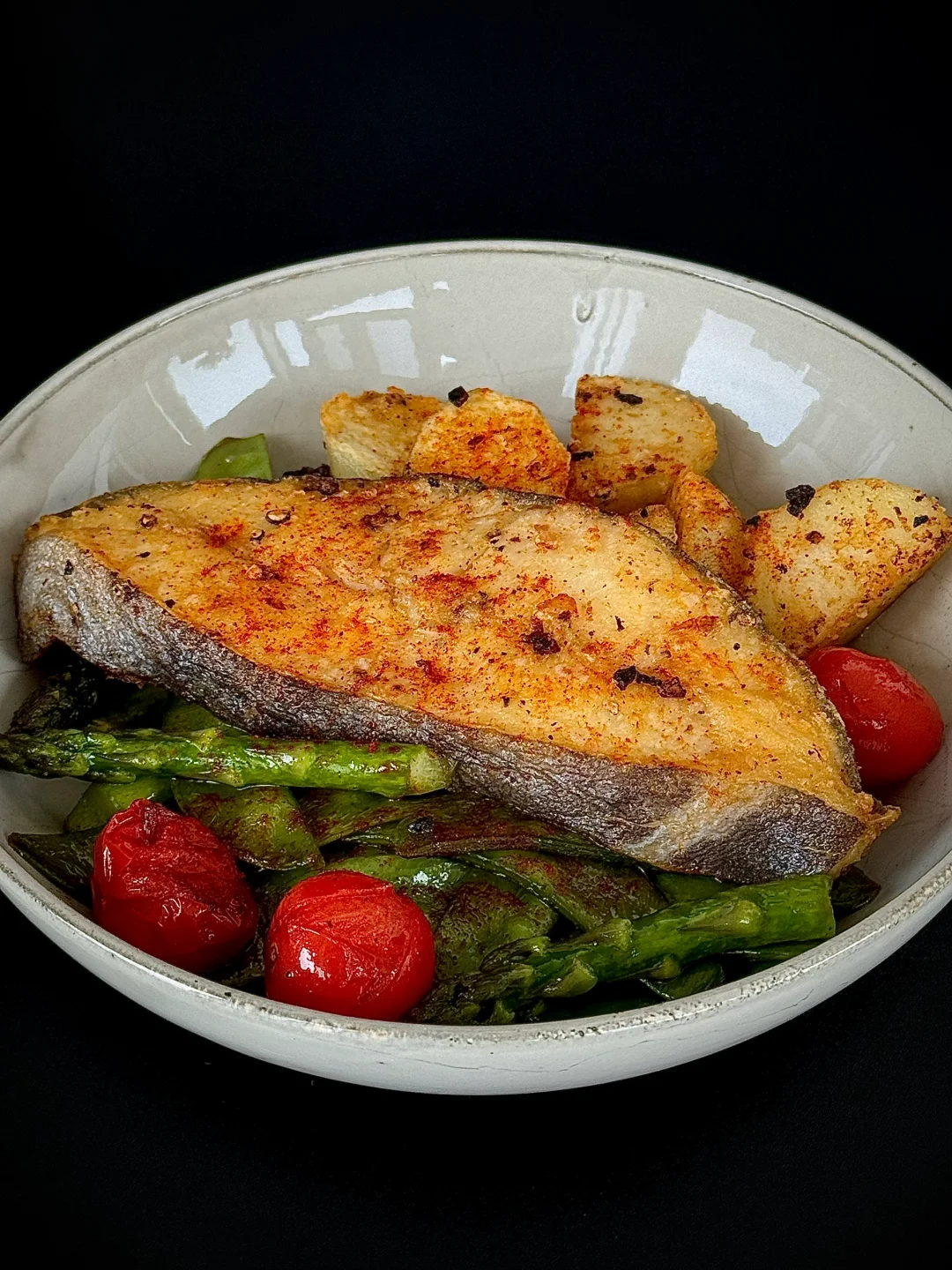 健康饮食｜蒜香黄油煎比目鱼、脆皮土豆碗