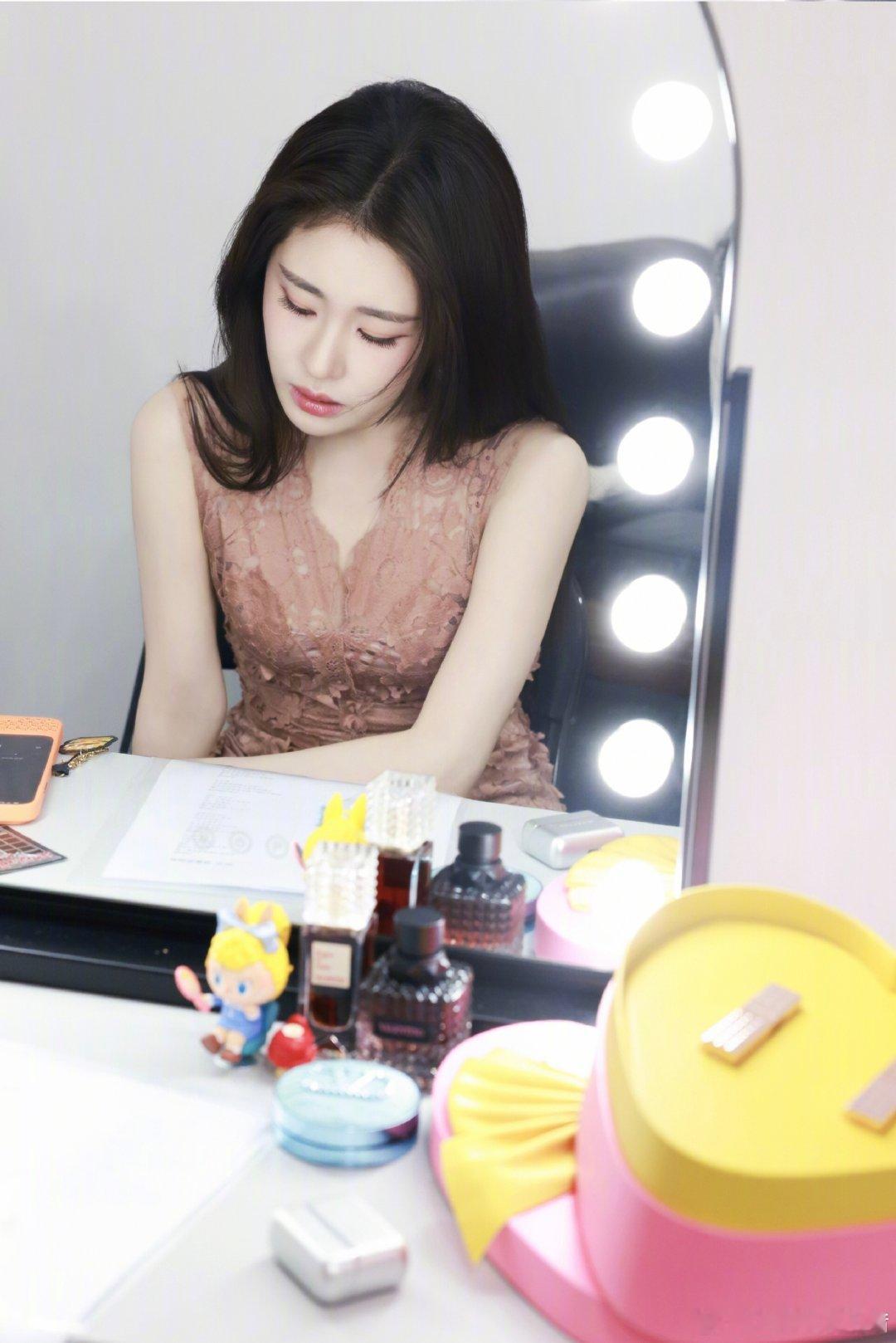 #急需张碧晨妆面教程#张碧晨好美呀 急需教程！ ​