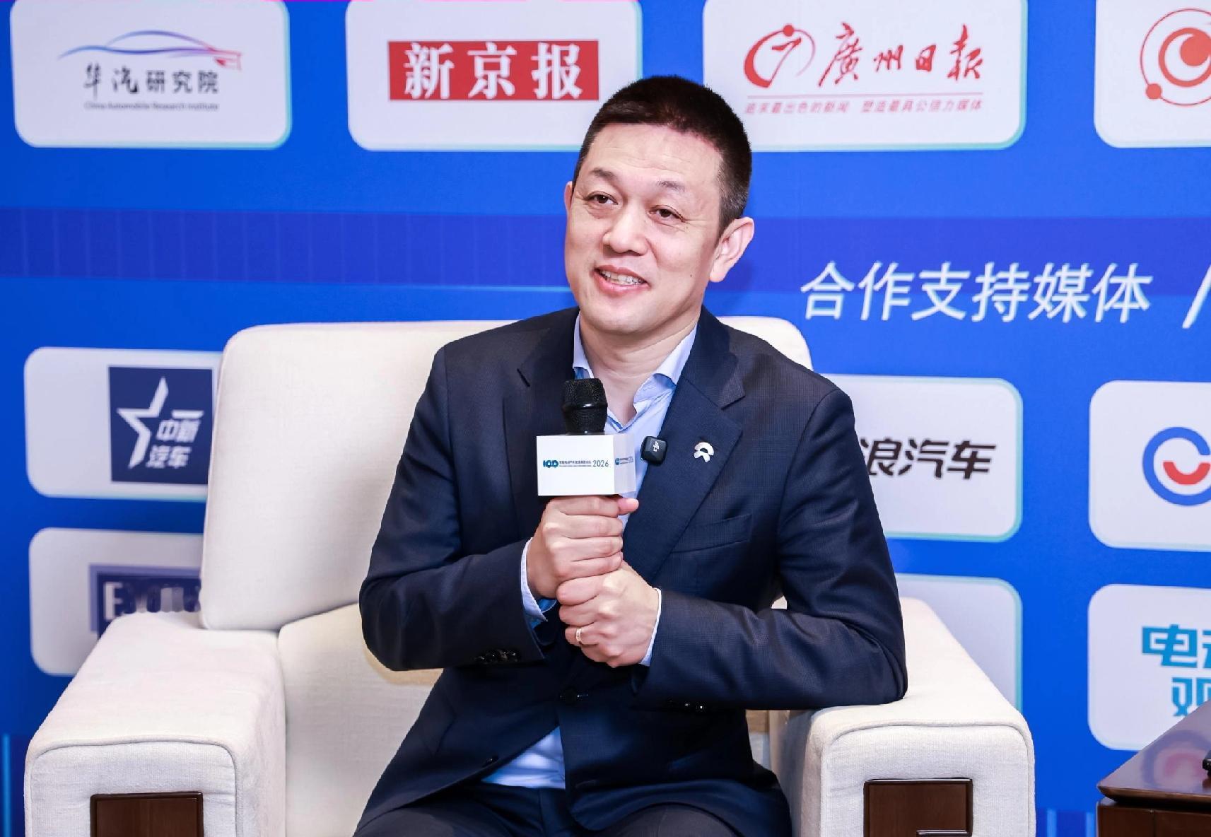 李斌：“一百个人里，不到一个人相信蔚来会成功。”
蔚来，现在终于赚钱了！
以前怕它倒闭，现在能下手了吗？

以前大家不敢买蔚来，有一个很大的原因：怕它撑不住。一家公司亏了快十年，动不动就传出“快不行了”的风声，几十万的车买回来，万一厂家没了，配件找谁要去？二手车卖给谁？这种顾虑搁谁身上都得掂量掂量。