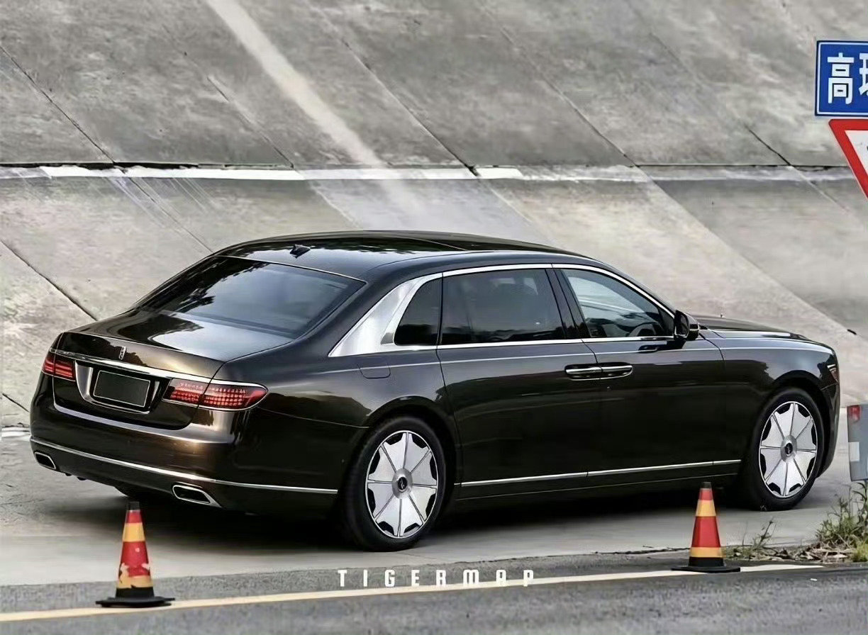 这是仰望即将发布的新车？外观看着就是气场强大[赞][嘻嘻] ​