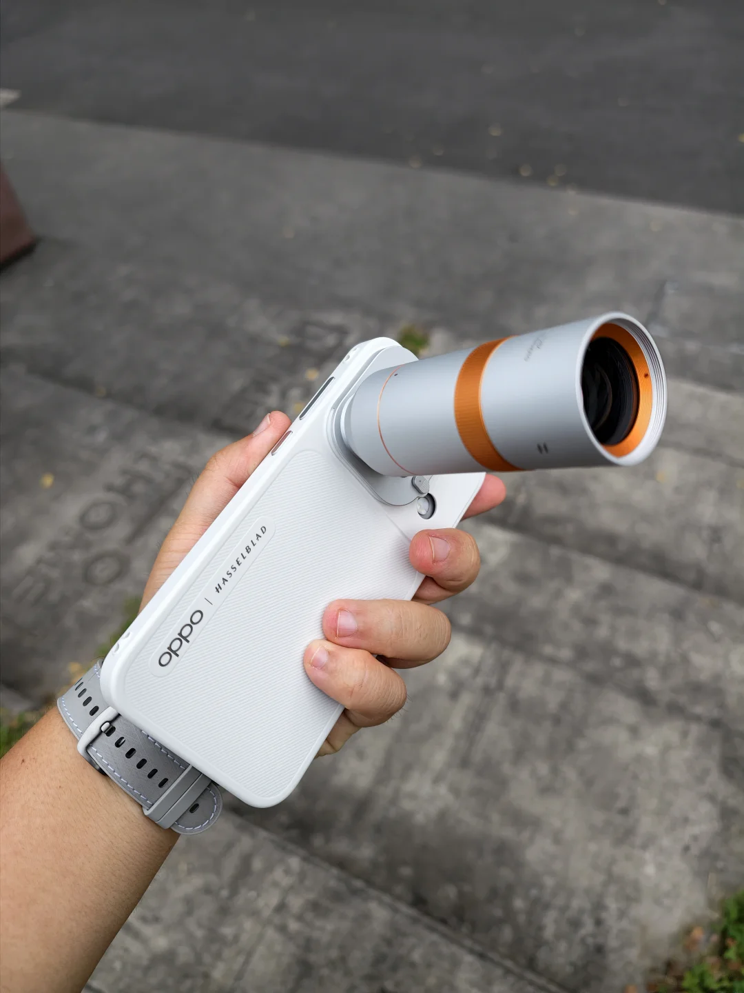 突然想起来，这手机解禁了。
	
OPPO Find X10，我觉得它是把一台曾经