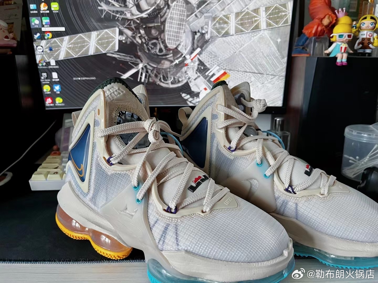 看老詹这么多年了，确实教会我很多很多，印象深刻的，还记得之前有一次跟客...