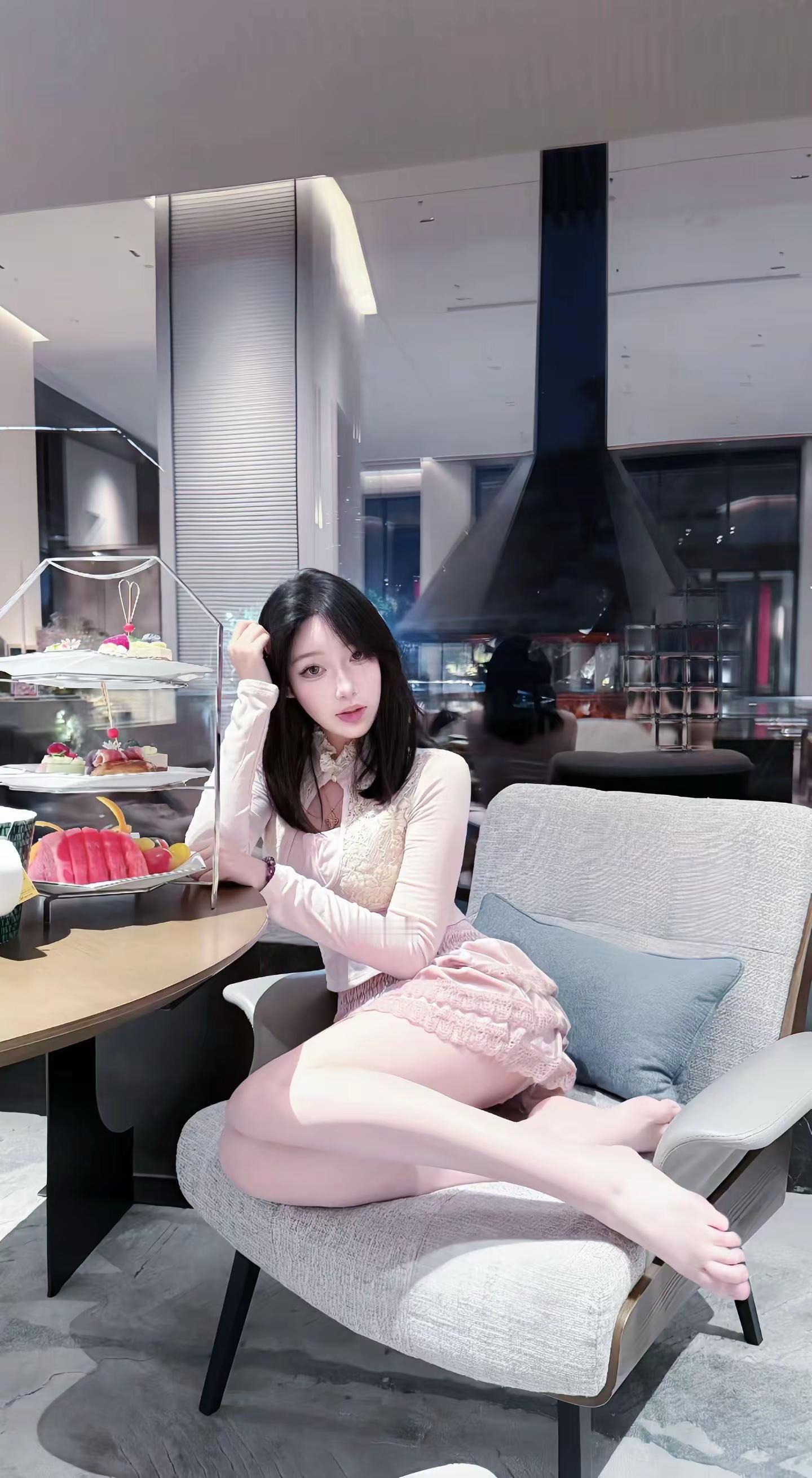 居家拍照拍出网感。